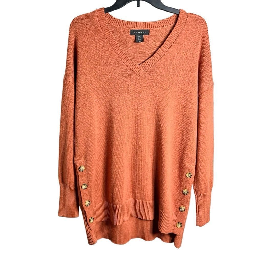Tahari V-neck long sweater high low in orange/rust Size Medium